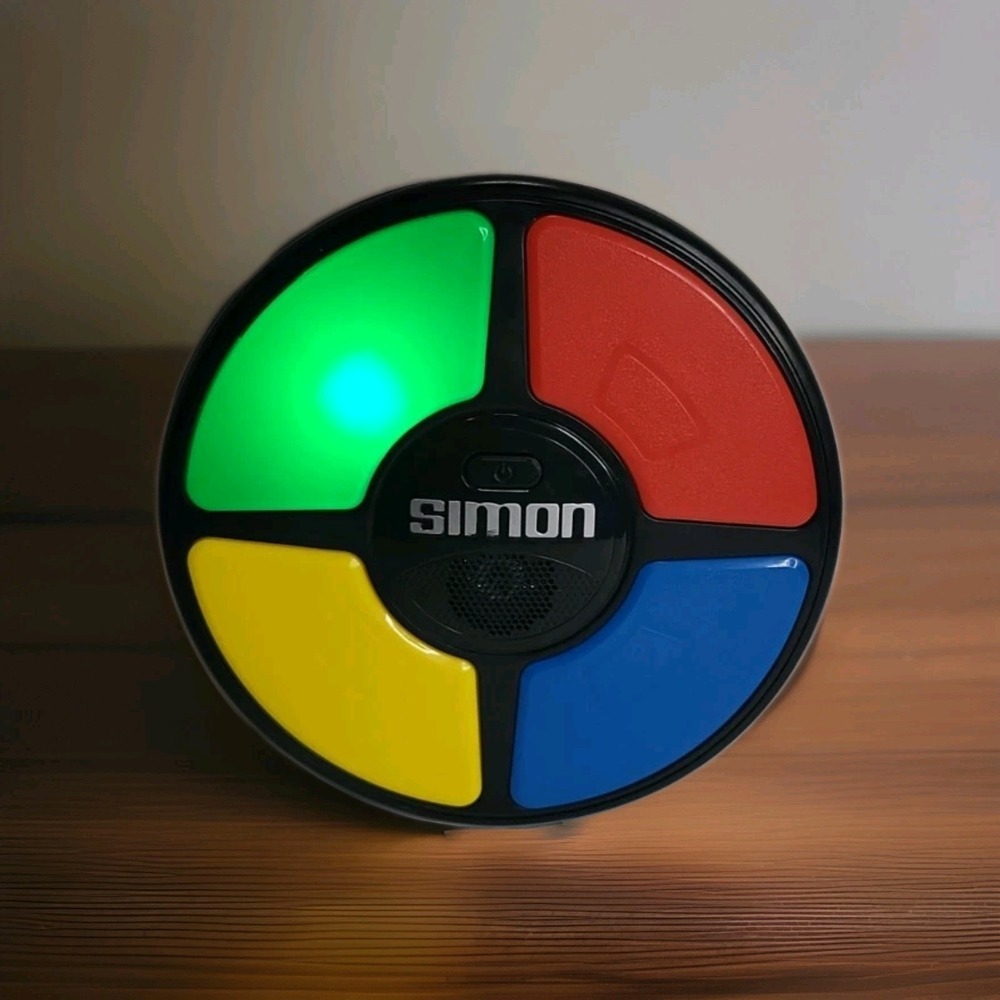 Simon Says Electronic Game Hasbro 2019 Classic Toy - Tested & Works Great